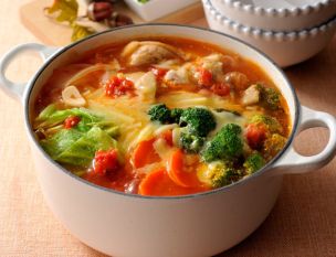 鍋料理の献立に悩んだらコレ！種類ごとに合うおかず・副菜レシピ30選