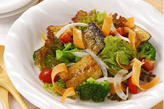 カレー風味のお魚のサラダ仕立て